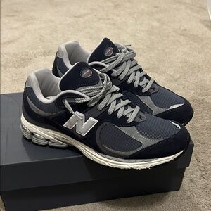 New Balance Men's Dark Blue and Light Gray Sneakers